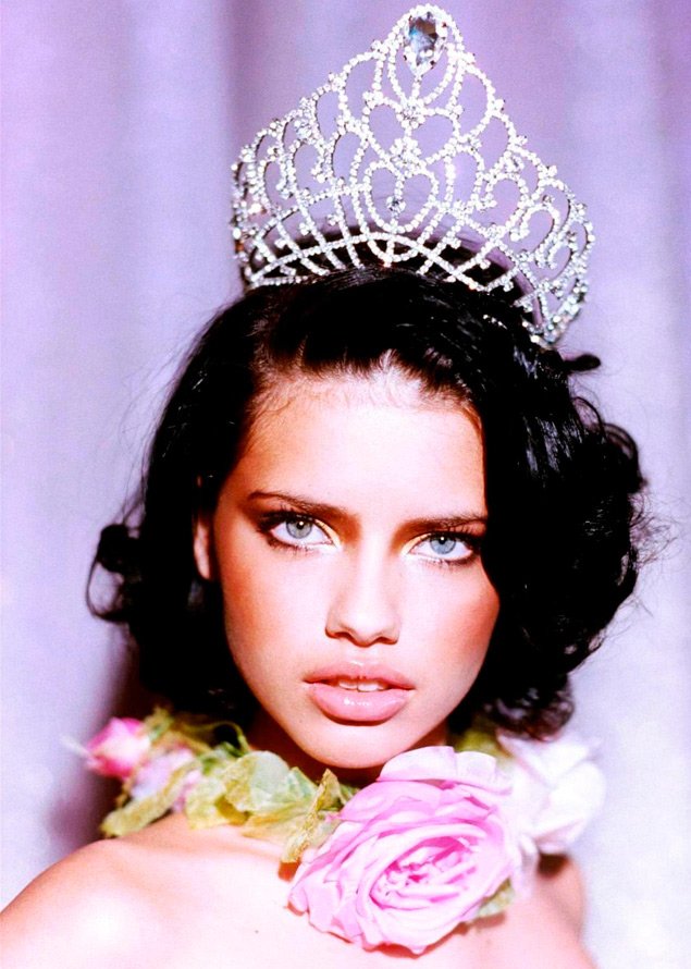 ภาพถ่ายของ Adriana Lima