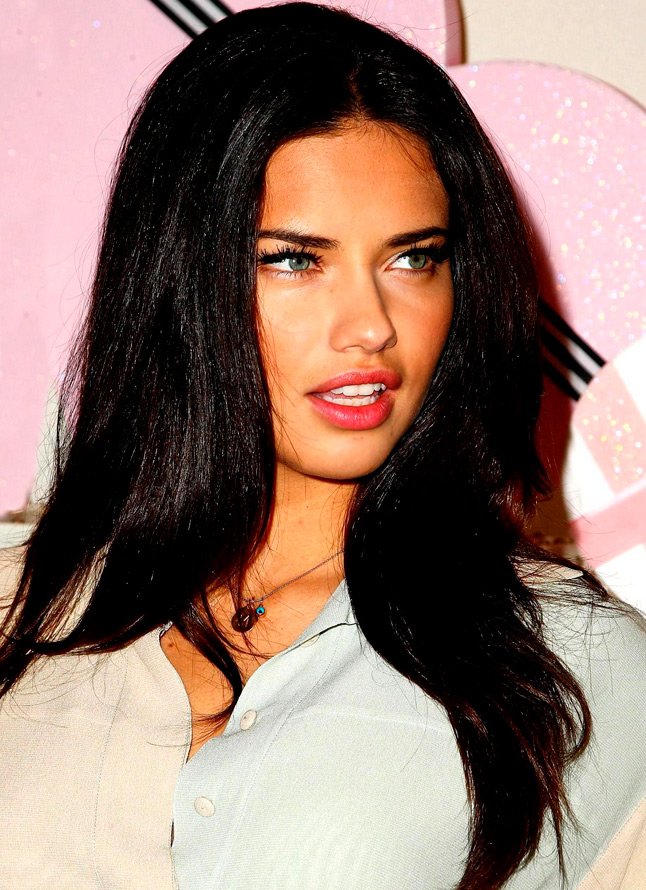 ผู้หญิงที่สวยที่สุดในโลก Adriana Lima