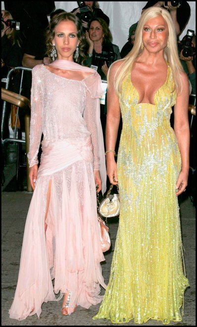 Donatella และ Allegra Versace