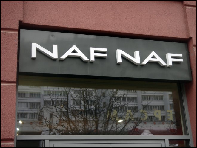 เดรสและเสื้อผ้าอื่นๆ สำหรับเด็กผู้หญิง Naf Naf