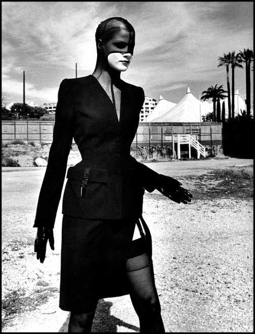 Helmut Newton การถ่ายภาพคลาสสิก