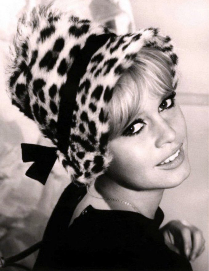 Brigitte Bardot ในหมวกเสือดาว