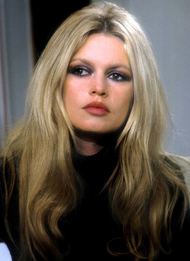 ภาพถ่าย Brigitte Bardot ในวัยหนุ่มของเขา