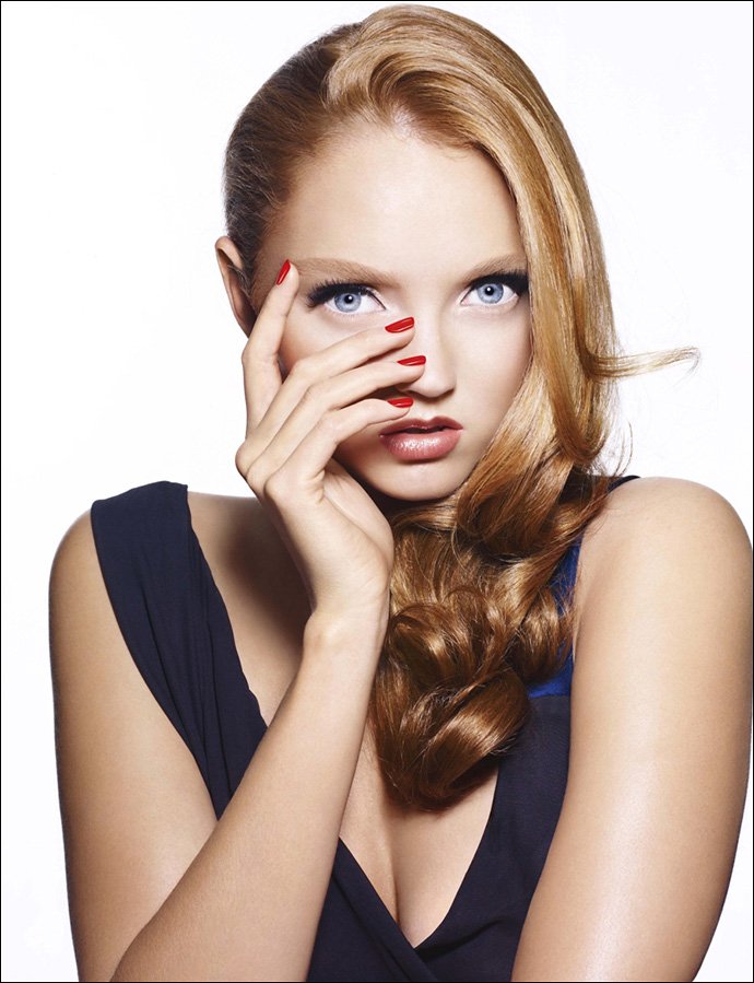 ภาพ Lily Cole จากบริษัทโฆษณา