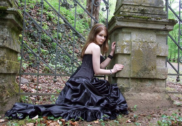 Gothic girl photo