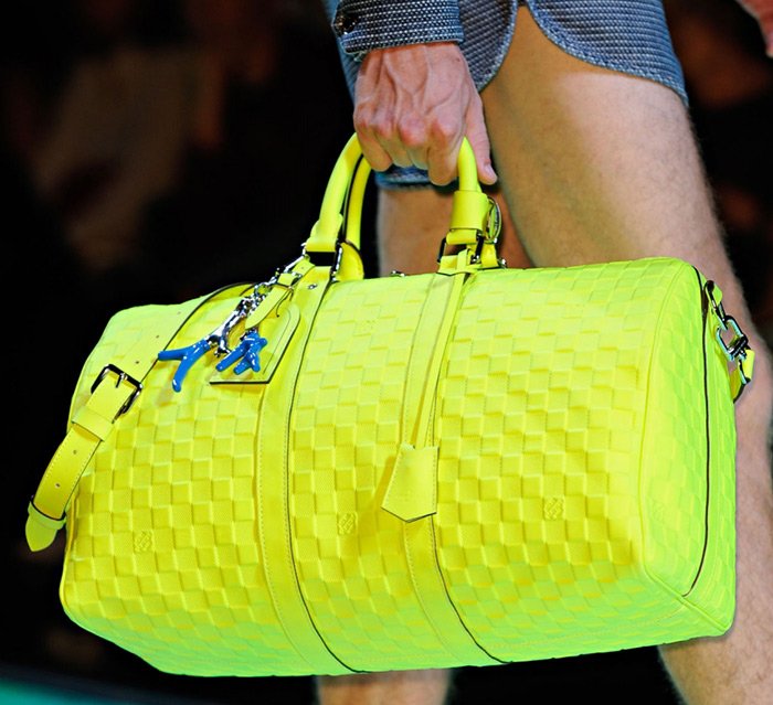 กระเป๋าผู้ชายแฟชั่น Louis Vuitton 2024, ภาพถ่าย