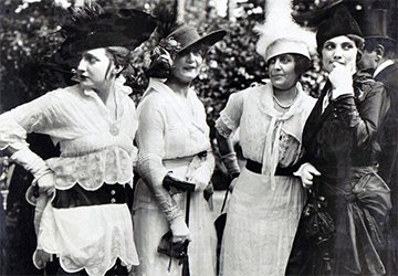 French fashion 100 years ago