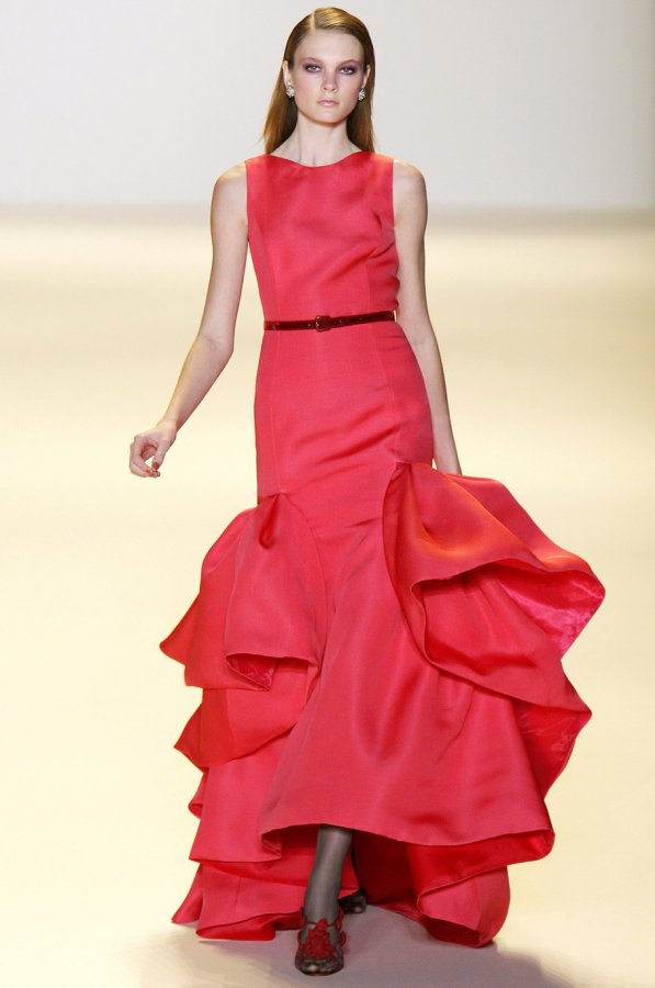 ชุดสีแดง Carolina Herrera