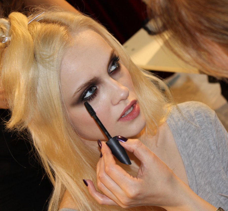 Ginta Lapina - ภาพถ่ายในสภาพแวดล้อมการทำงาน