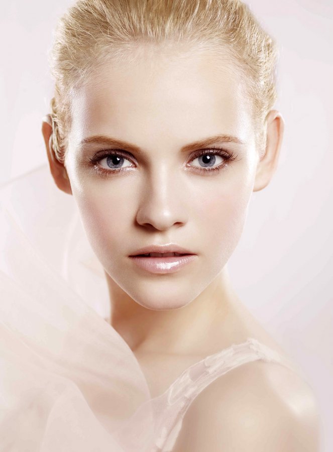 นางแบบ Ginta Lapina ภาพถ่าย