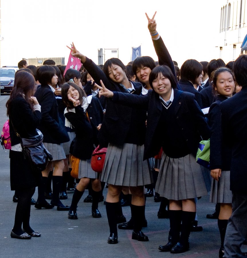 japanese schoolgirls photo in uniform