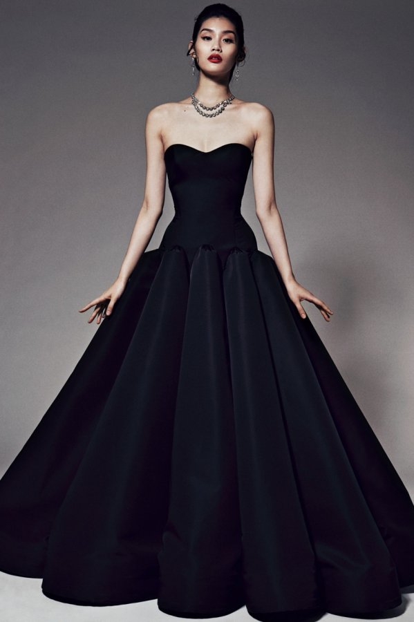 ชุดเดรสจากคอลเลกชั่น Zac Posen