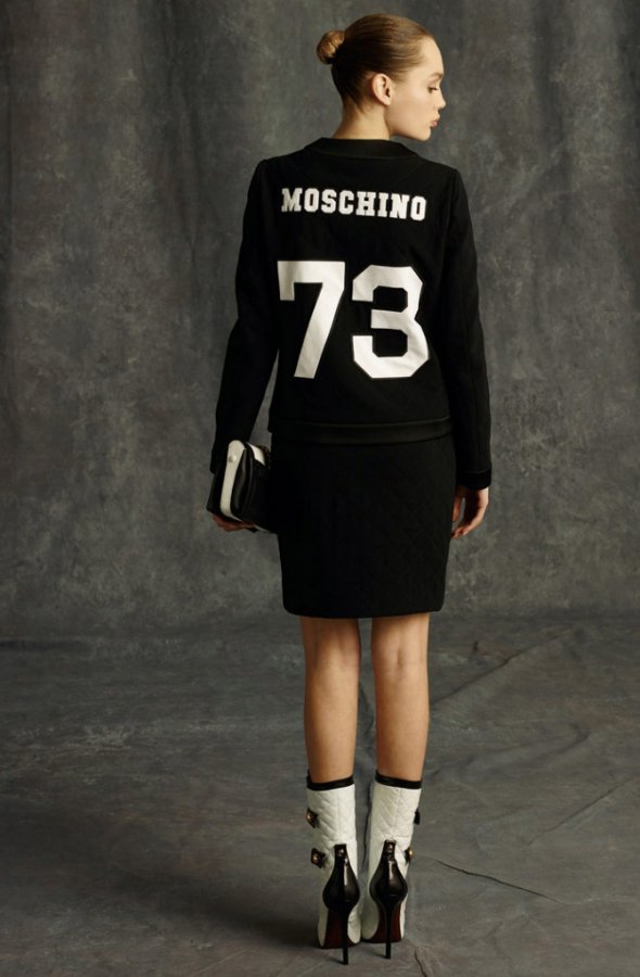 คอลเลคชั่น Moschino พรี-ฟอลล์ 2024