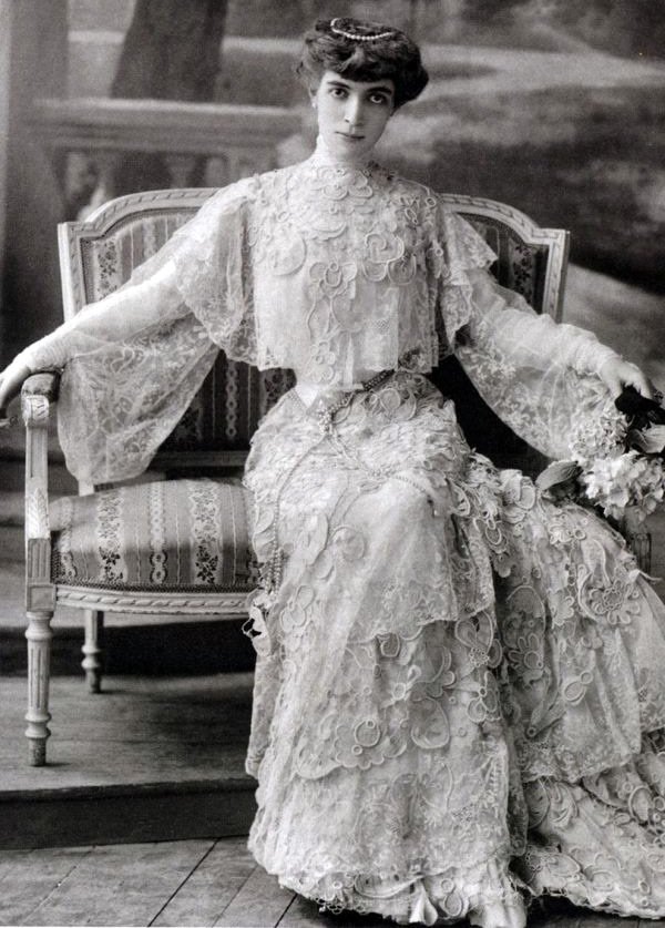 Marquise Louise Casati - ภาพถ่ายในวัยหนุ่มของเธอ