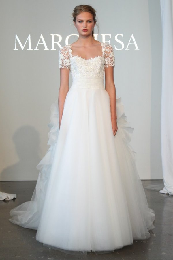 ชุดแต่งงาน Marchesa 2024