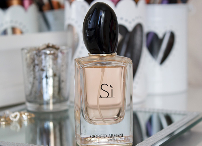 Si โดย Giorgio Armani