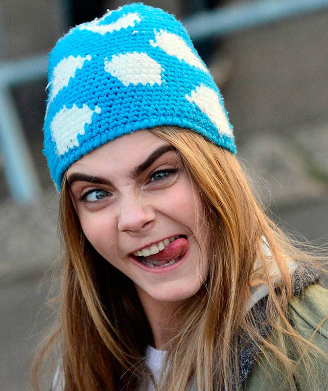 Cara Delevingne ทำหน้าบูดบึ้ง