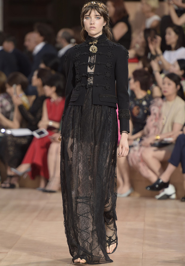 คอลเลคชั่นสุดหรูจาก Valentino 2024-2025