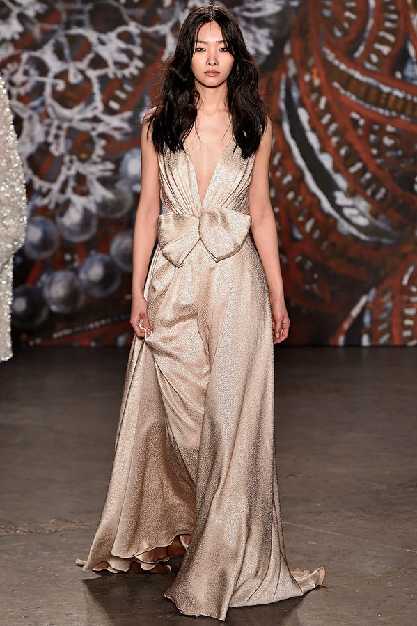 ชุดเดรส Jenny Packham