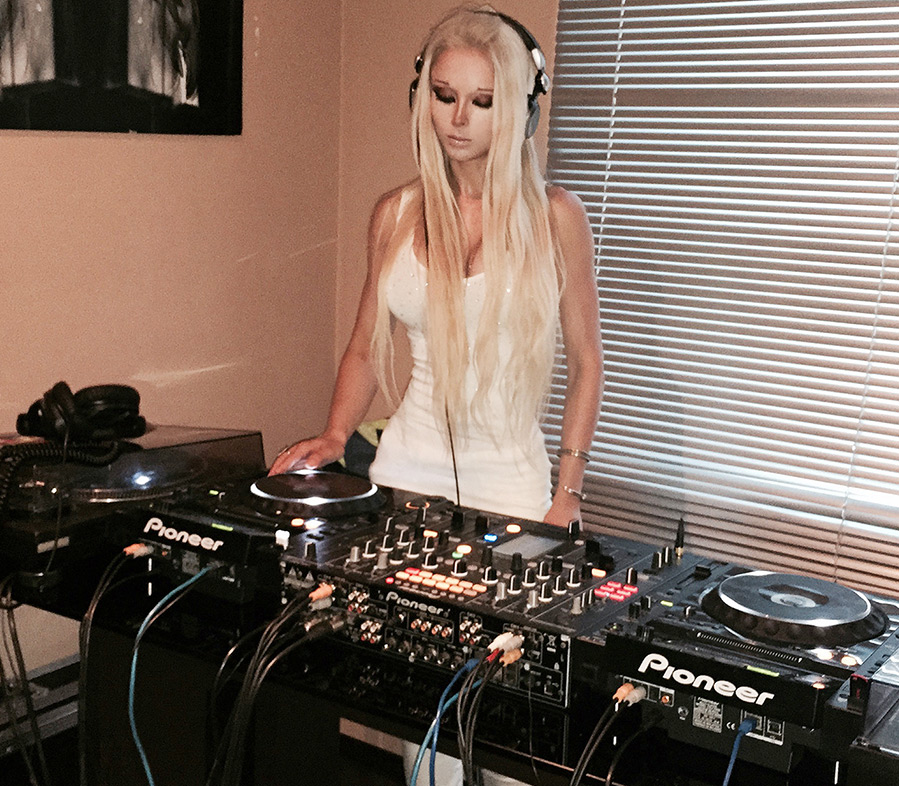 Valeria Lukyanova เริ่มอาชีพดีเจ