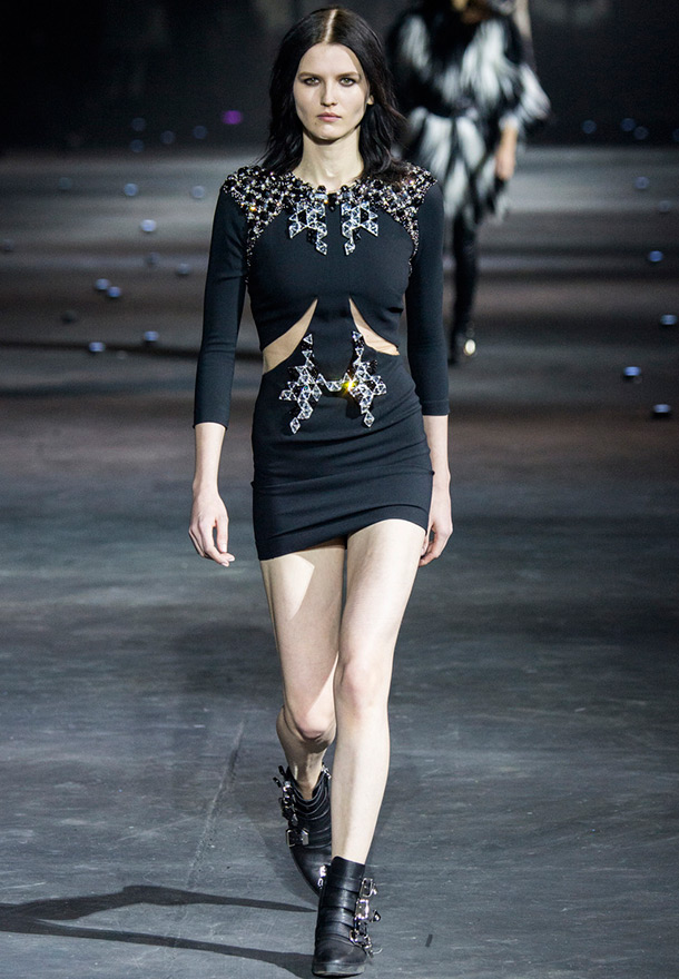 เดรสกับ rhinestones จาก Philipp Plein