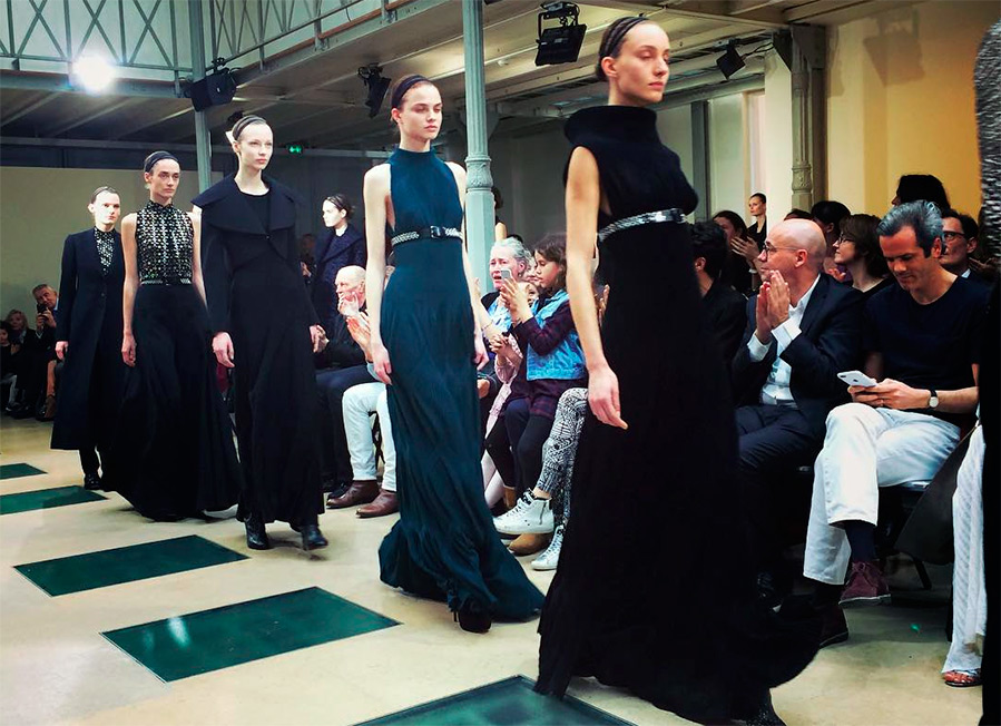 คอลเลกชัน Azzedine Alaia ฤดูใบไม้ร่วง-ฤดูหนาว 2024-2025