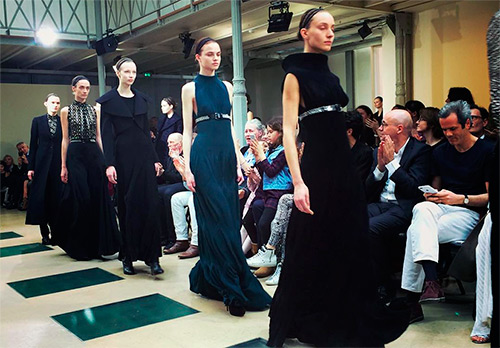 คอลเลกชัน Azzedine Alaia ฤดูใบไม้ร่วง-ฤดูหนาว 2024-2025