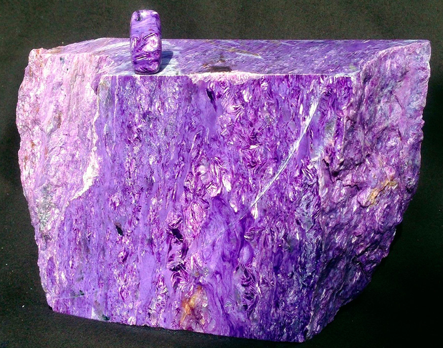 หิน Charoite - ภาพถ่ายและคุณสมบัติของหิน