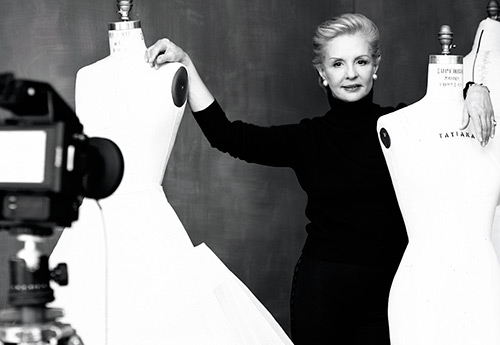 Carolina Herrera - ชุดเดรสและชีวประวัติที่ดีที่สุด