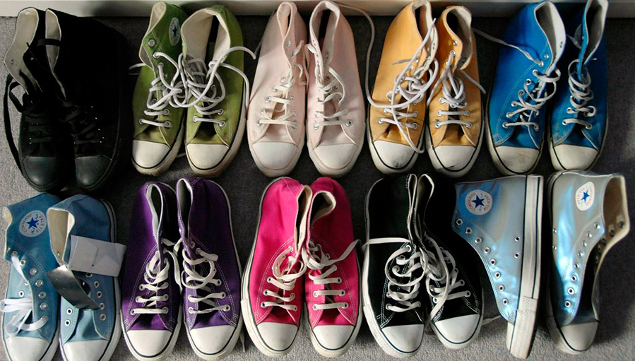 รองเท้าผ้าใบ Converse ในเฉดสีต่างๆ