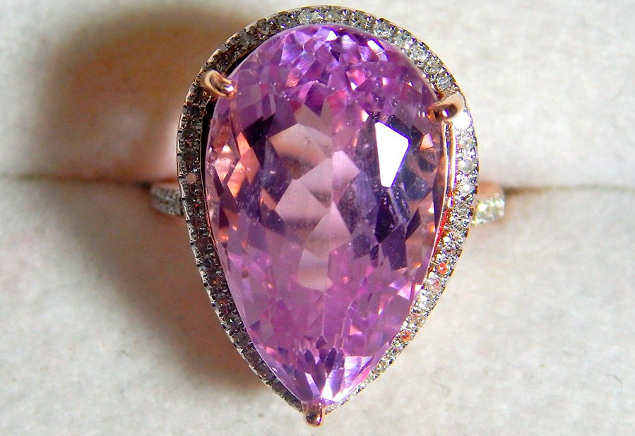 หิน Kunzite และเครื่องประดับที่ดีที่สุด