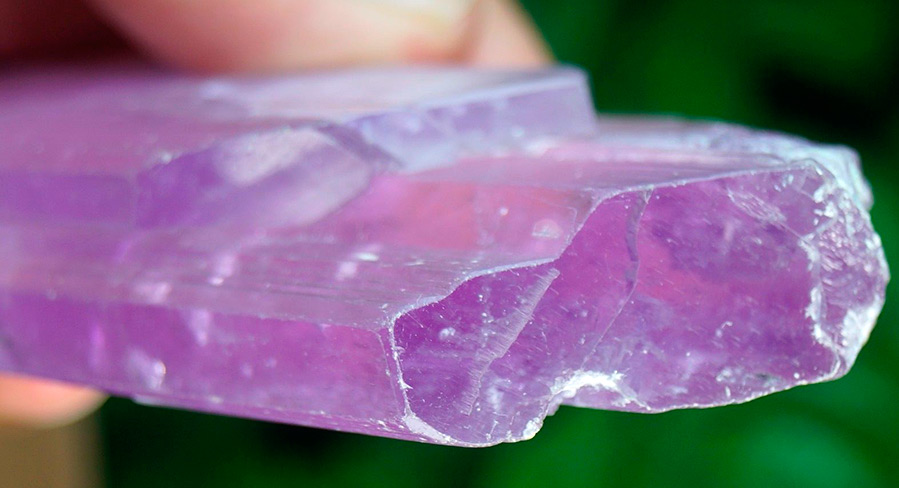 Kunzite คริสตัล