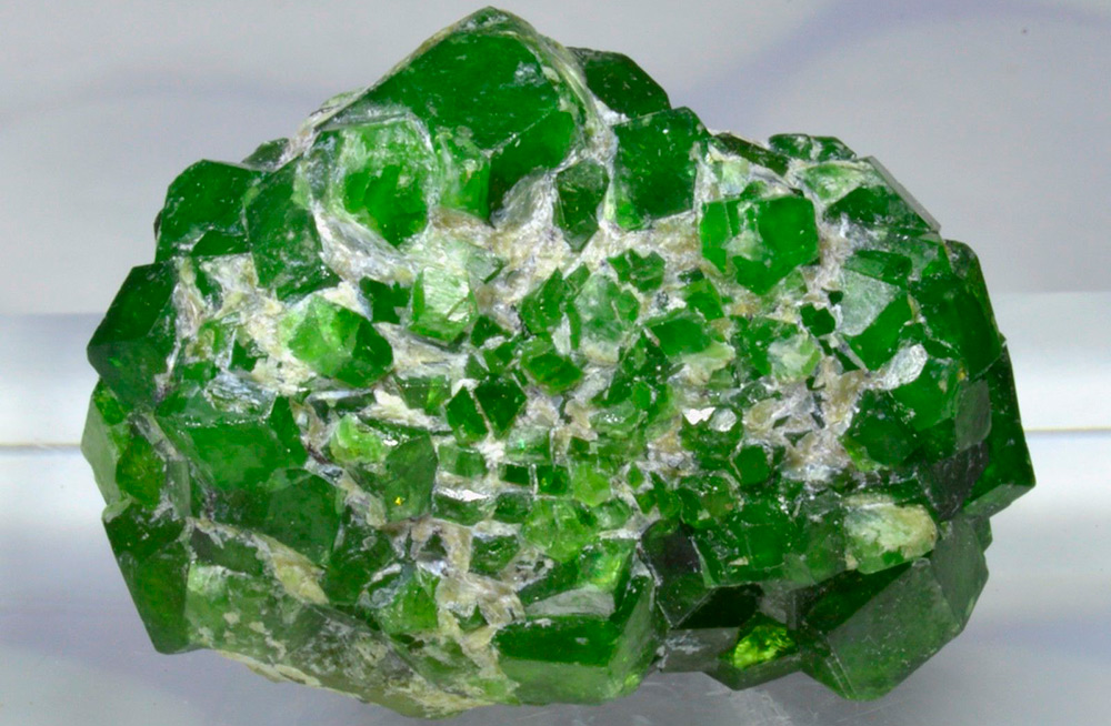 หิน Demantoid - หินรัสเซีย Ural มรกต