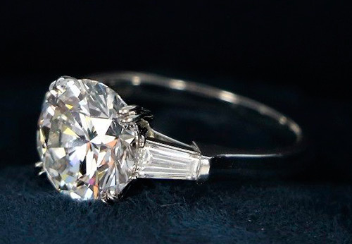 The history of diamond cutting into diamonds