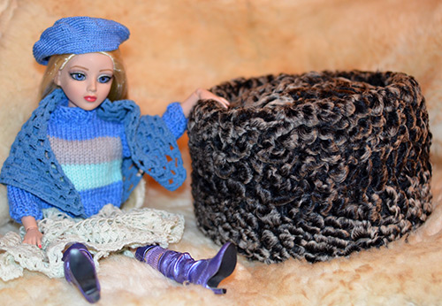 Karakul hat for girls instead of a knitted hat