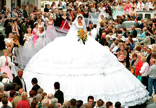 Funny and unusual wedding dresses