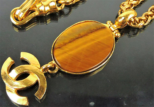 Tiger's eye stone - who suits according to the horoscope and style