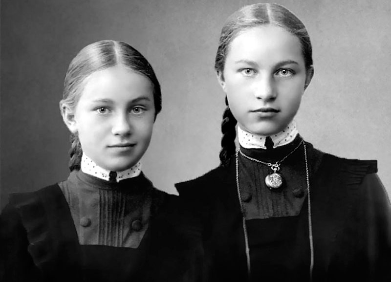 Russian schoolgirls of the early 20th century