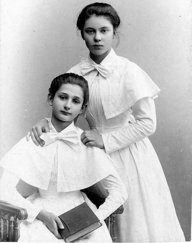 Schoolgirls - Vintage Photo