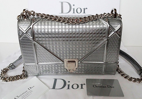 Handbags from the future - trendy silver bags