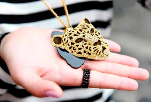 Leopard in jewelry and fashionable jewelry