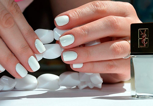 White and pearl manicure for the wedding and every day